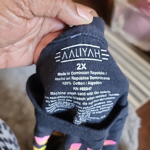 AALIYAH 2001 BERLIN TOUR TEE. SIZE 2X - Picture 2 of 4